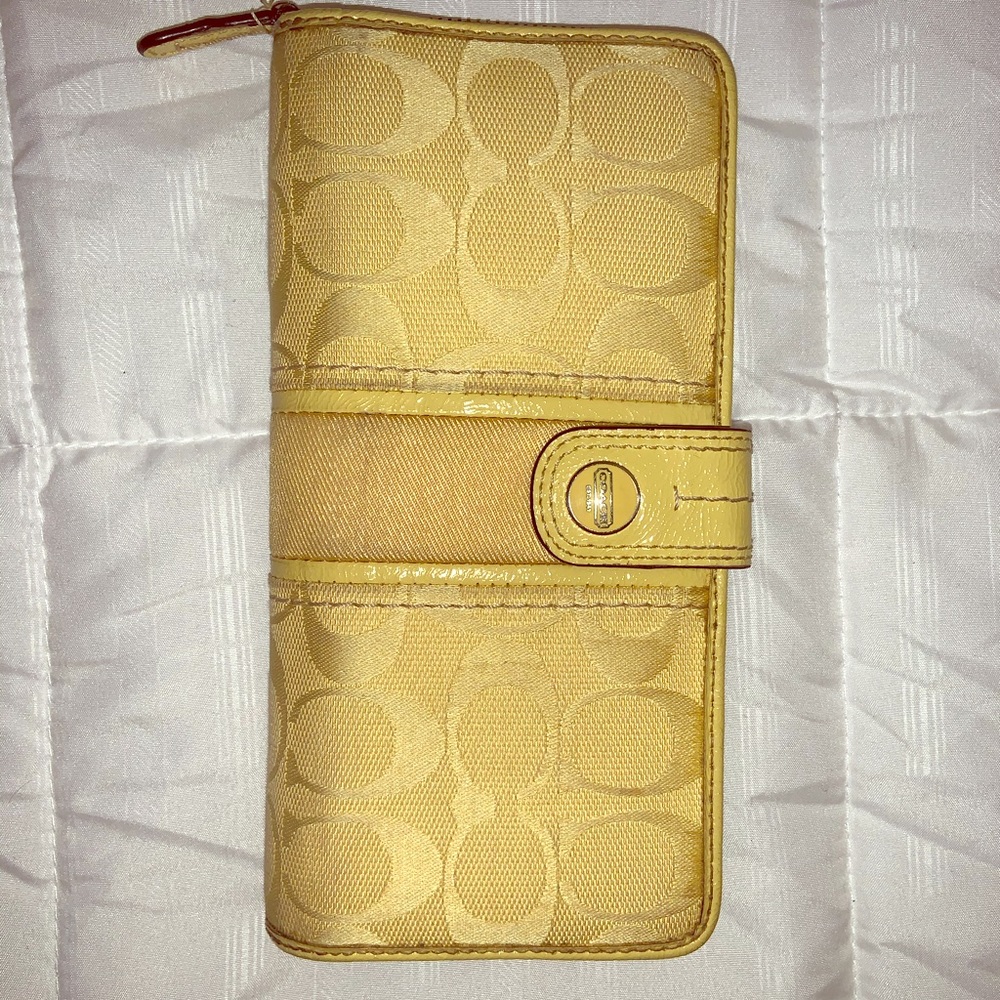 🌻🌼Coach wallet🌻🌼
